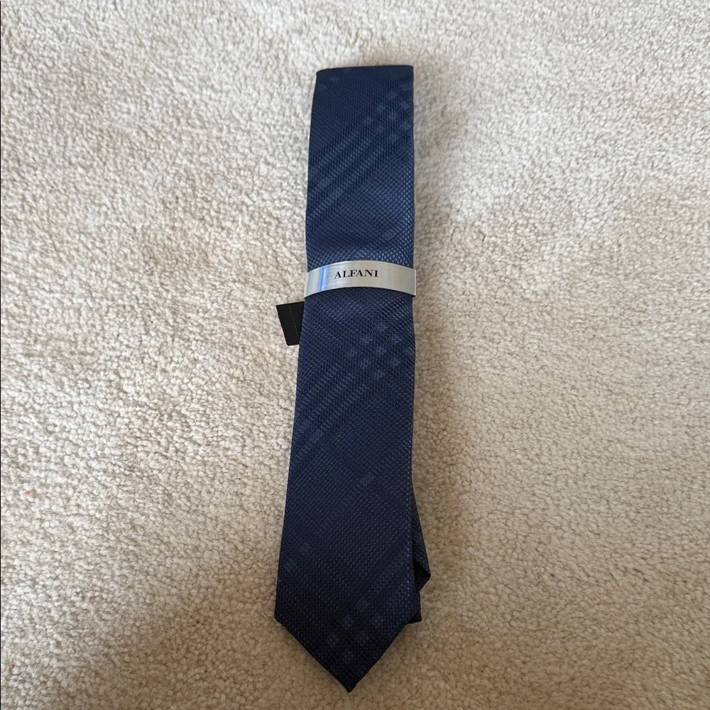 💥3/$20 Alfani Men's Navy Textured Plaid Tie